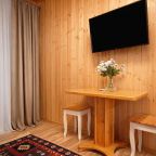 Номер (Двухместный улучшенный стандарт с общей террасой и видом на горы | 2 этаж), Гостевой дом Hayat Haus