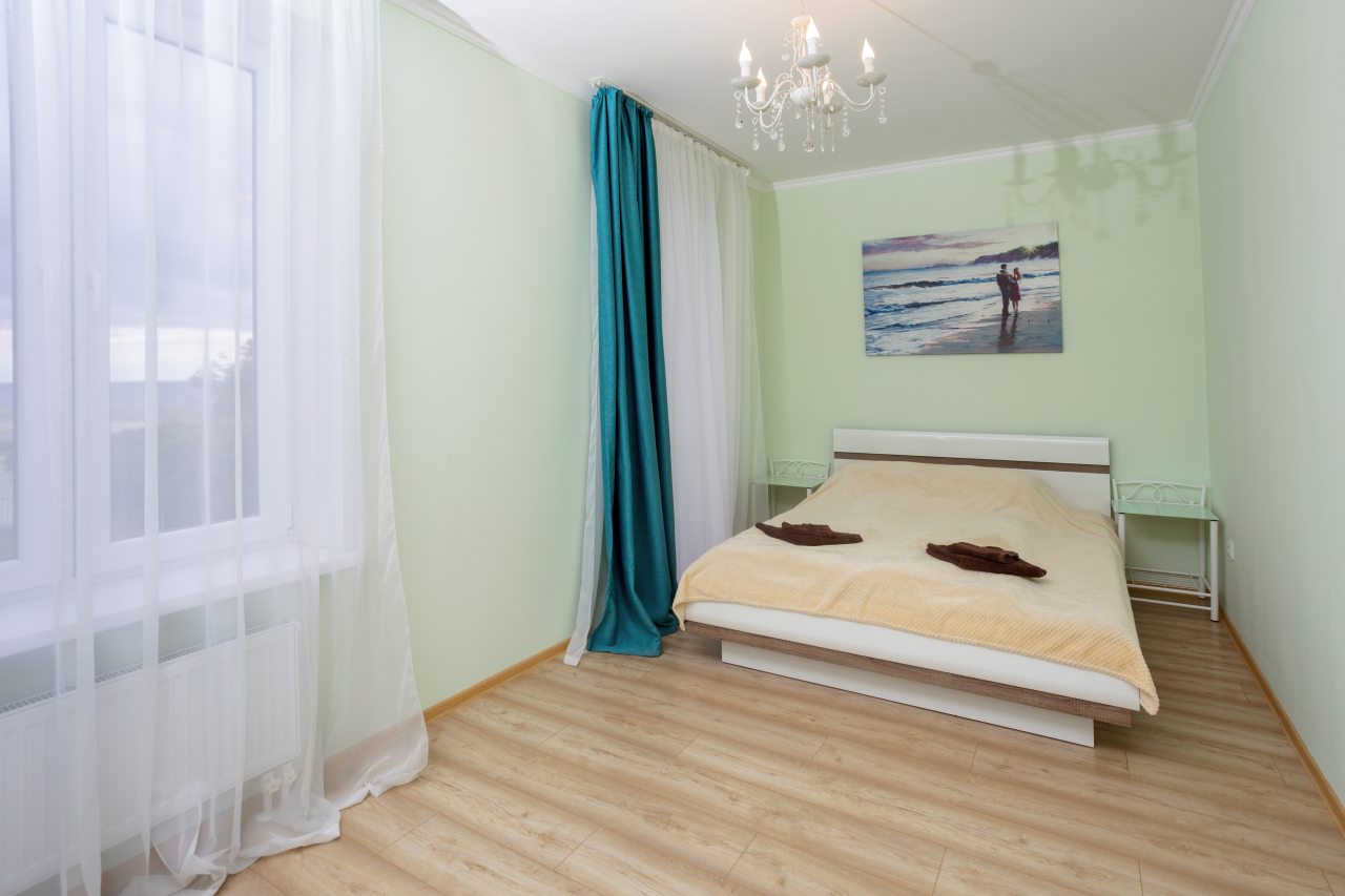 Трехместный (N-39), Апартаменты Янтарная Корона
