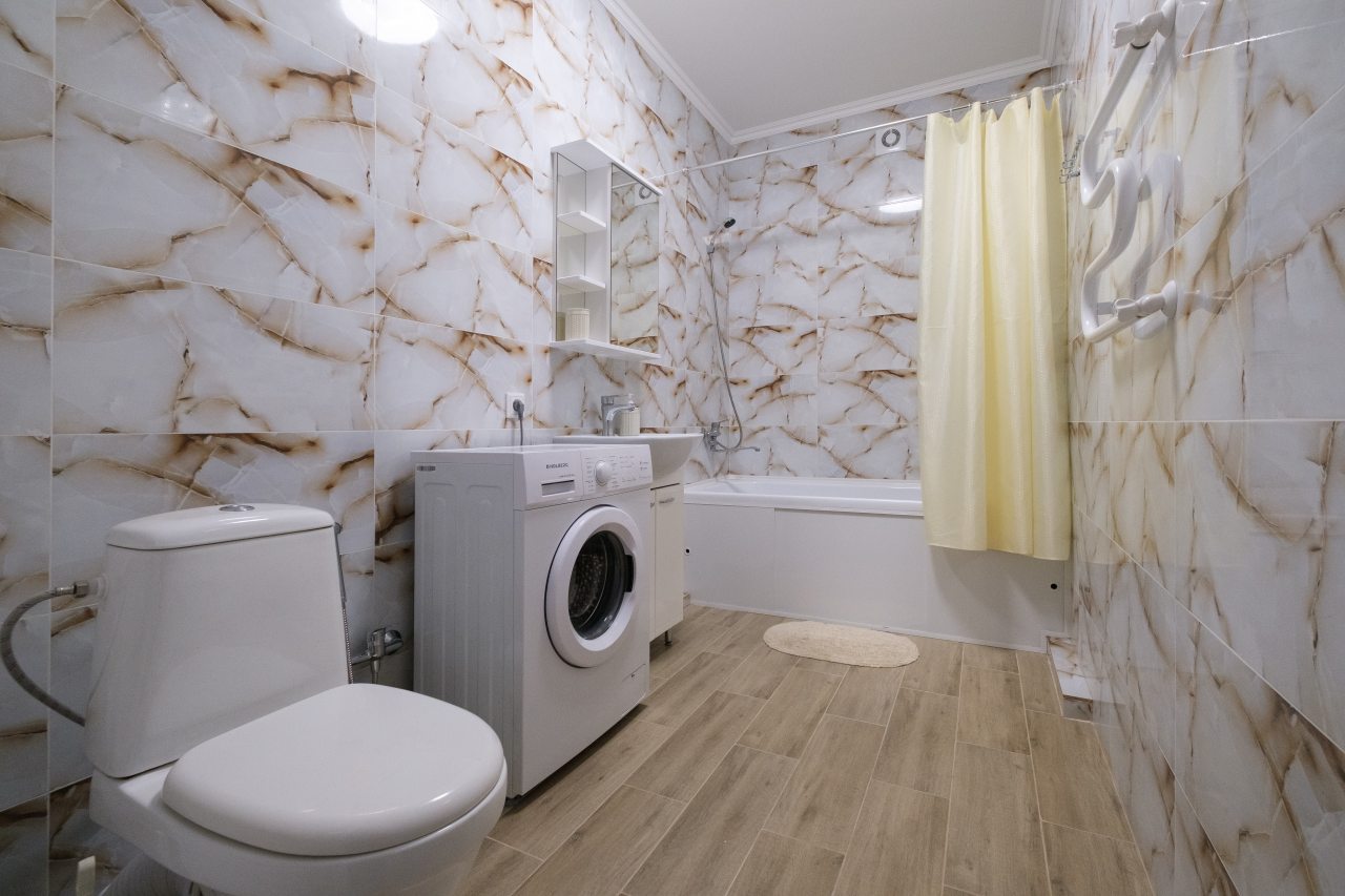 Четырехместный (N-92), Апартаменты Янтарная Корона