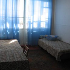 Двухместный (Двухместный в климатопавильоне, удобства на этаже) санатория Алуштинский, Алушта