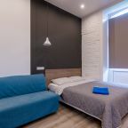 Двуспальная кровать и раскладной диван