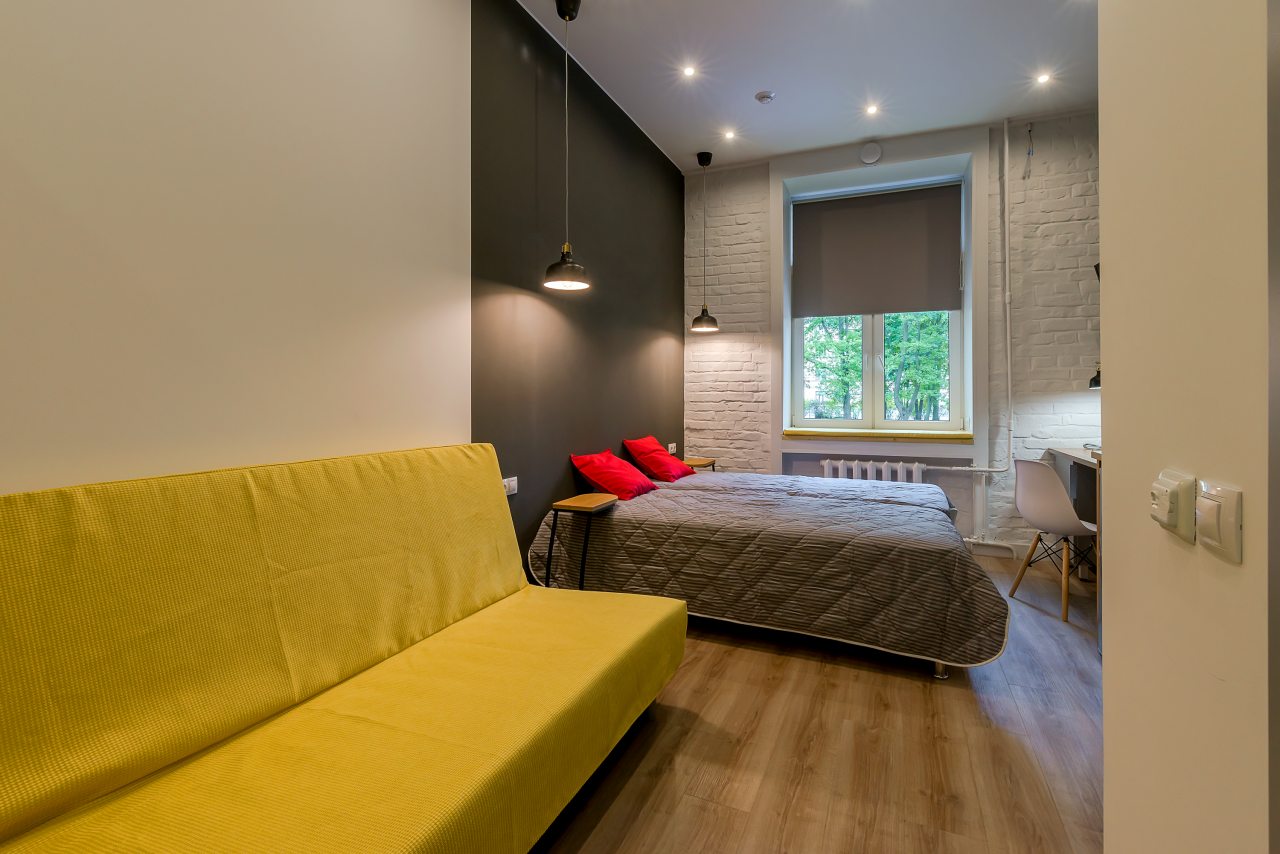 Двуспальная кровать