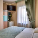 Двухместный (Улучшенный двухместный номер с дополнительным местом (Корпус Уютный Дворик)), Мини-отель Fiore Di Mare