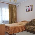 Четырехместный (Четырехместный), Отель Круиз