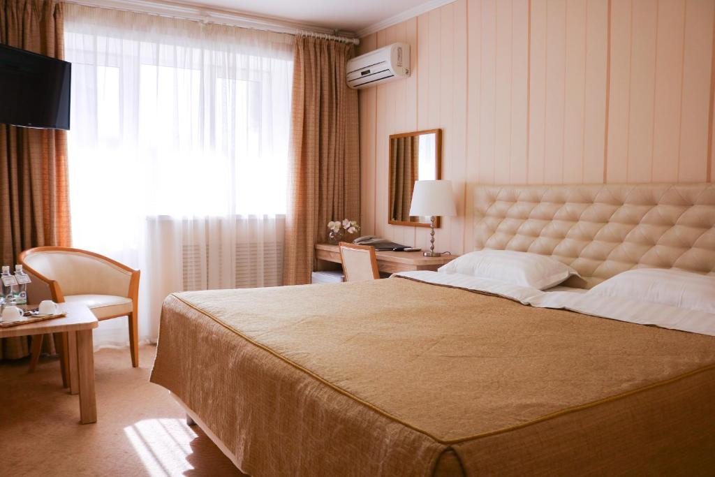 Двухместный (Улучшенный двухместный номер с 1 кроватью или 2 отдельными кроватями) отеля Гавань, Владивосток