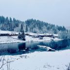Вид на реку Усьва, База отдыха Горы Реки