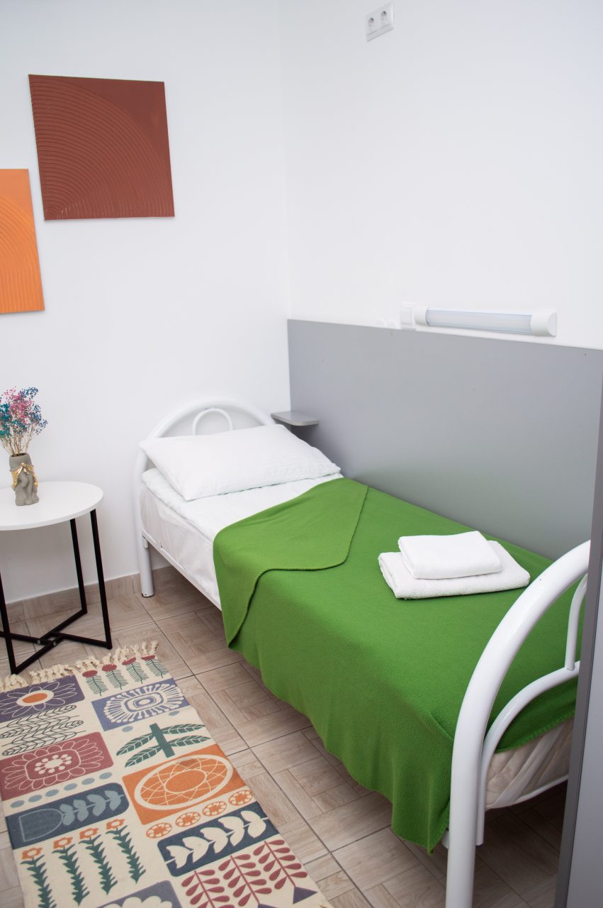 Двухместный (Комната с раздельными кроватями (без окна)), Хостел Sunny Sochi Hostel