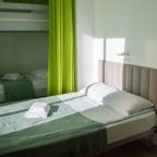 Семейный (Семейная комната, двухъярусная и двуспальная кровати), Хостел Sunny Sochi Hostel