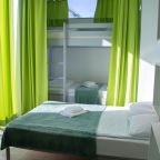 Семейный (Семейная комната, двухъярусная и двуспальная кровати), Хостел Sunny Sochi Hostel