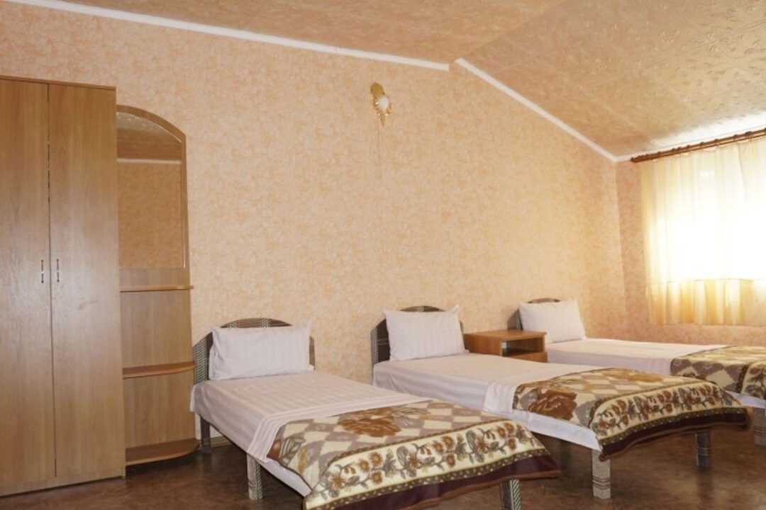 Трёхместный и более (Эконом трехместный 10 этаж 3), Гостиница Фламинго