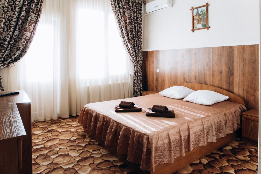 Двухместный (Улучшенный (двухспальная кровать)) гостевого дома Алие, Бахчисарай, Крым
