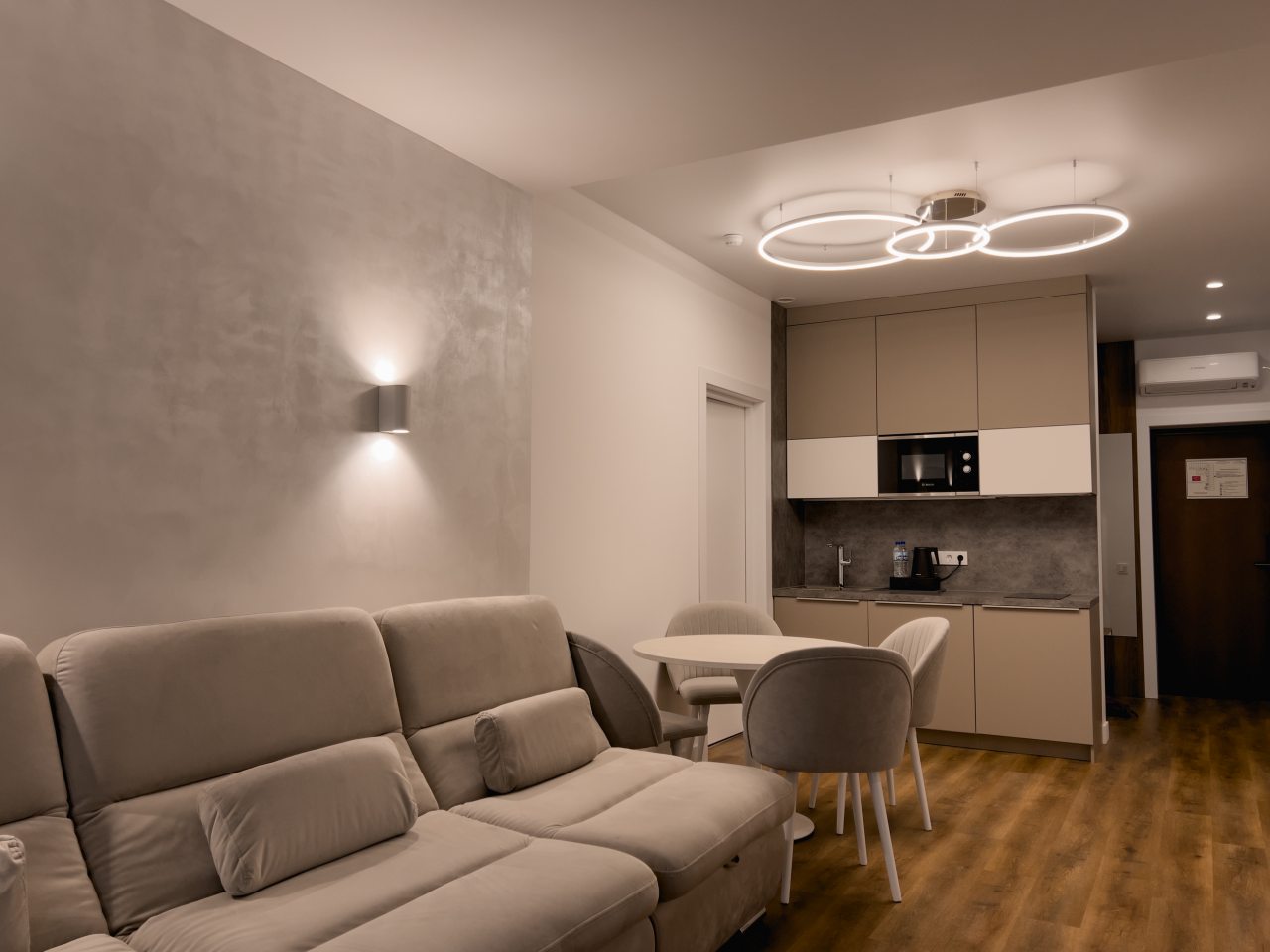 Четырехместный (Люкс 2-комнатный), Апарт-отель Монтевиль by Adamand Resort