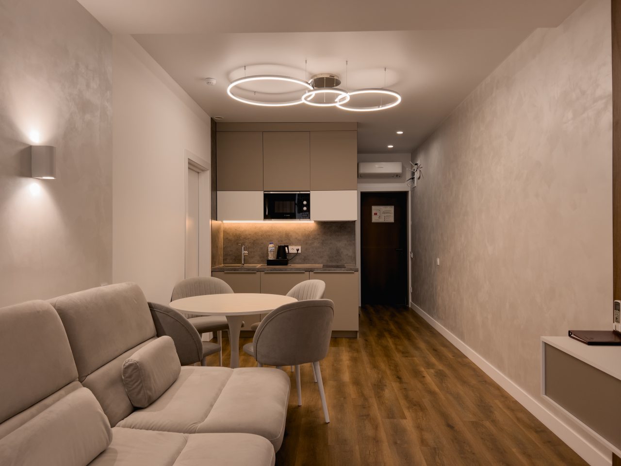 Четырехместный (Люкс 2-комнатный), Апарт-отель Монтевиль by Adamand Resort