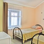 Семейный (2х комнатный 5-ти местный стандартный номер), Гостевой дом Надежда