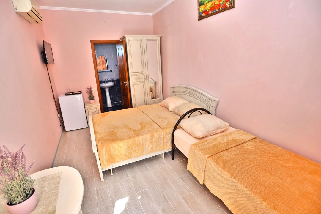 Трехместный (3х местный стандартный номер), Гостевой дом Надежда