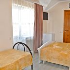 Трехместный (3х местный стандартный номер), Гостевой дом Надежда