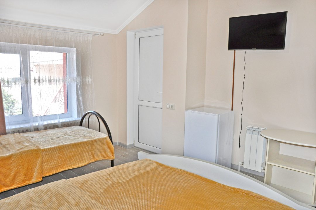 Четырехместный (4х местный стандартный номер), Гостевой дом Надежда