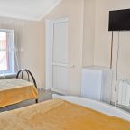 Четырехместный (4х местный стандартный номер), Гостевой дом Надежда