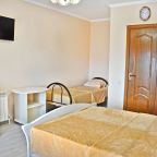 Четырехместный (4х местный стандартный номер), Гостевой дом Надежда