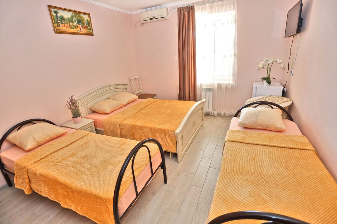 Четырехместный (4х местный стандартный номер), Гостевой дом Надежда