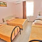Четырехместный (4х местный стандартный номер), Гостевой дом Надежда