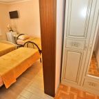 Четырехместный (4х местный стандартный номер), Гостевой дом Надежда