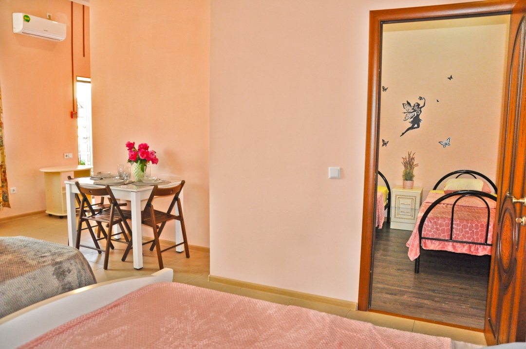 Люкс (2-х комнатный 5-ти местный люкс), Гостевой дом Надежда