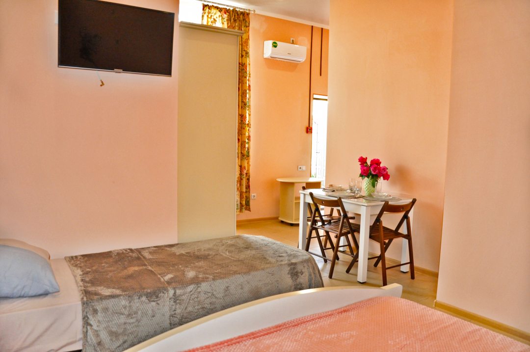 Люкс (2-х комнатный 5-ти местный люкс), Гостевой дом Надежда