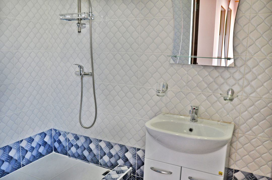 Люкс (2-х комнатный 5-ти местный люкс), Гостевой дом Надежда