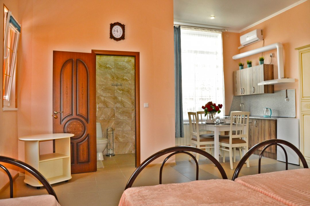 Люкс (5-ти местный люкс номер), Гостевой дом Надежда