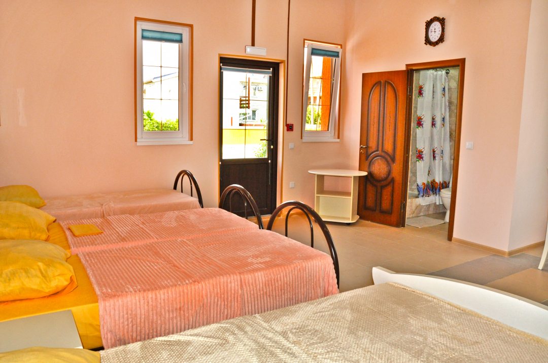 Люкс (5-ти местный люкс номер), Гостевой дом Надежда