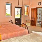 Люкс (5-ти местный люкс номер), Гостевой дом Надежда