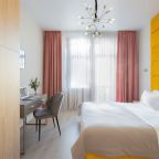 Просторные апартаменты с двумя спальнями с видом на город