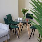 Просторные апартаменты с кухонной и обеденной зоной