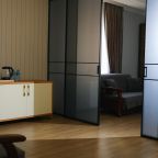 Трёхместный и более (Люкс 301), Отель Gold City