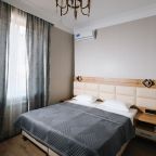 Трёхместный и более (Стандарт 402), Отель Gold City