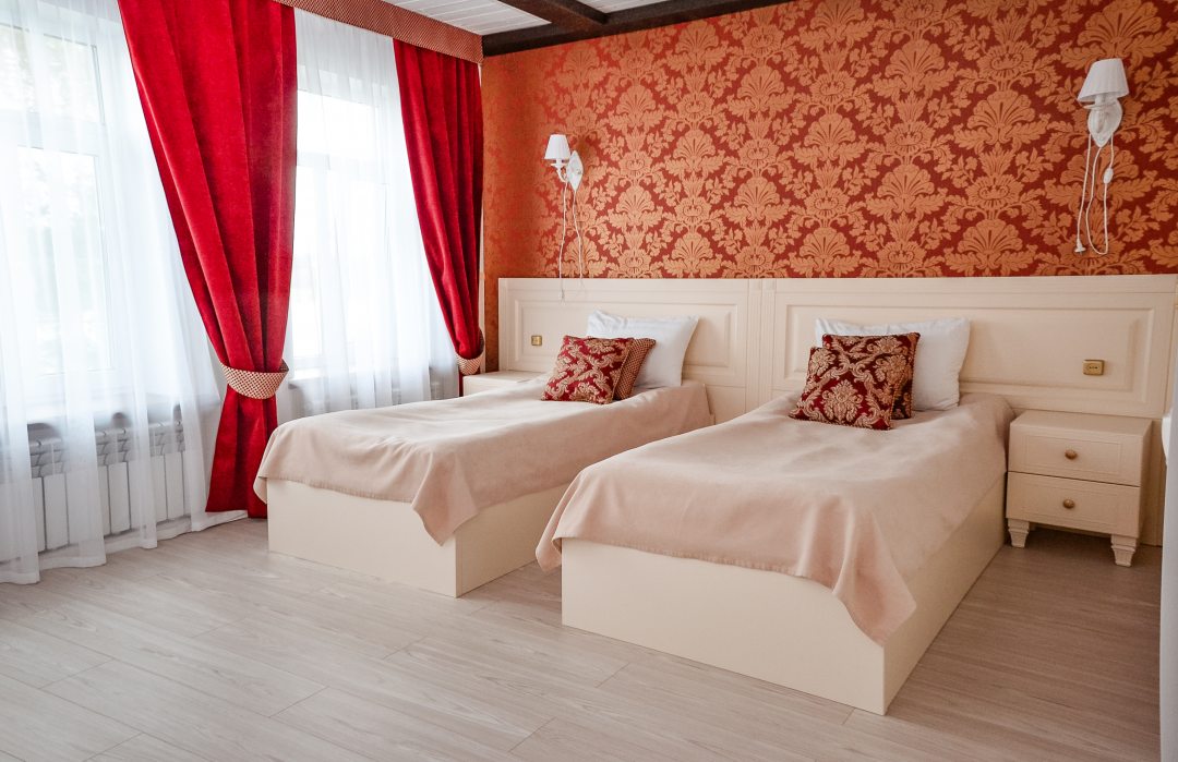 Двухместный (Стандартный  номер с 2 раздельными кроватями и удобствами в номере ( № 8)) гостиницы Русский причал, Тотьма