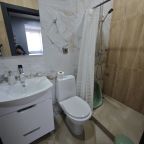 Апартаменты (Трёхкомнатные апартаменты. Вместимость 6-8 человек. Корпус Марио 2), Гостевой дом Madisson Rodina
