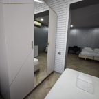 Апартаменты (Трёхкомнатные апартаменты. Вместимость 6-8 человек. Корпус Марио 2), Гостевой дом Madisson Rodina