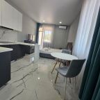 Апартаменты (Апартаменты с кухней. Корпус Марио 11), Гостевой дом Madisson Rodina