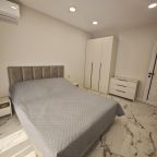 Апартаменты (Новые трёхкомнатные апартаменты с видом на море. Корпус Марио 16), Гостевой дом Madisson Rodina