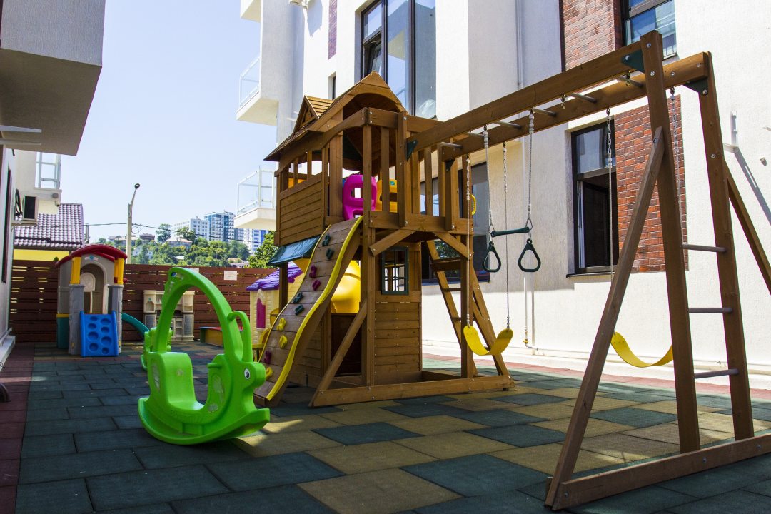 Детская площадка, Апартаменты Green Palace