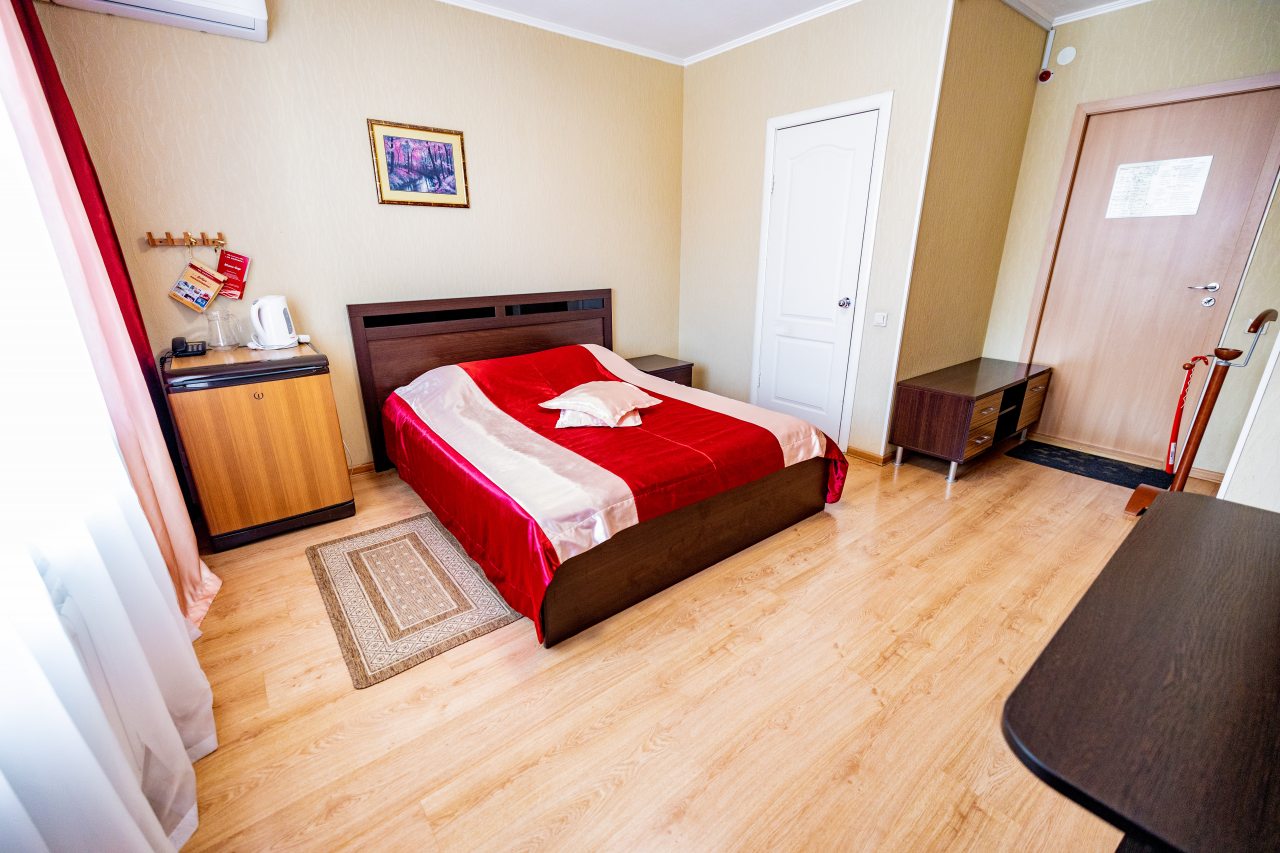 Двухместный (Двухместный стандартный номер с одной двухспальной кроватью), Отель На Вайнера