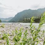 Первая береговая линия, Отель Altay Bereg