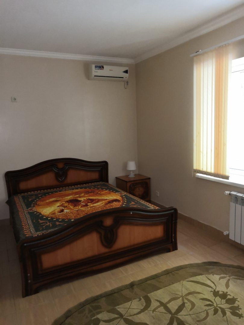 Полулюкс (Двухкомнатный номер с двумя двухспальными кроватями) гостиницы Корсика, Туапсе
