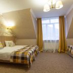 Комфортный номер с четырьмя односпальными кроватями