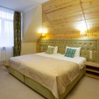 Трехместный (Комфорт с раздельными кроватями), Отель Корона