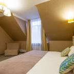 Трехместный (Комфорт с раздельными кроватями), Отель Корона