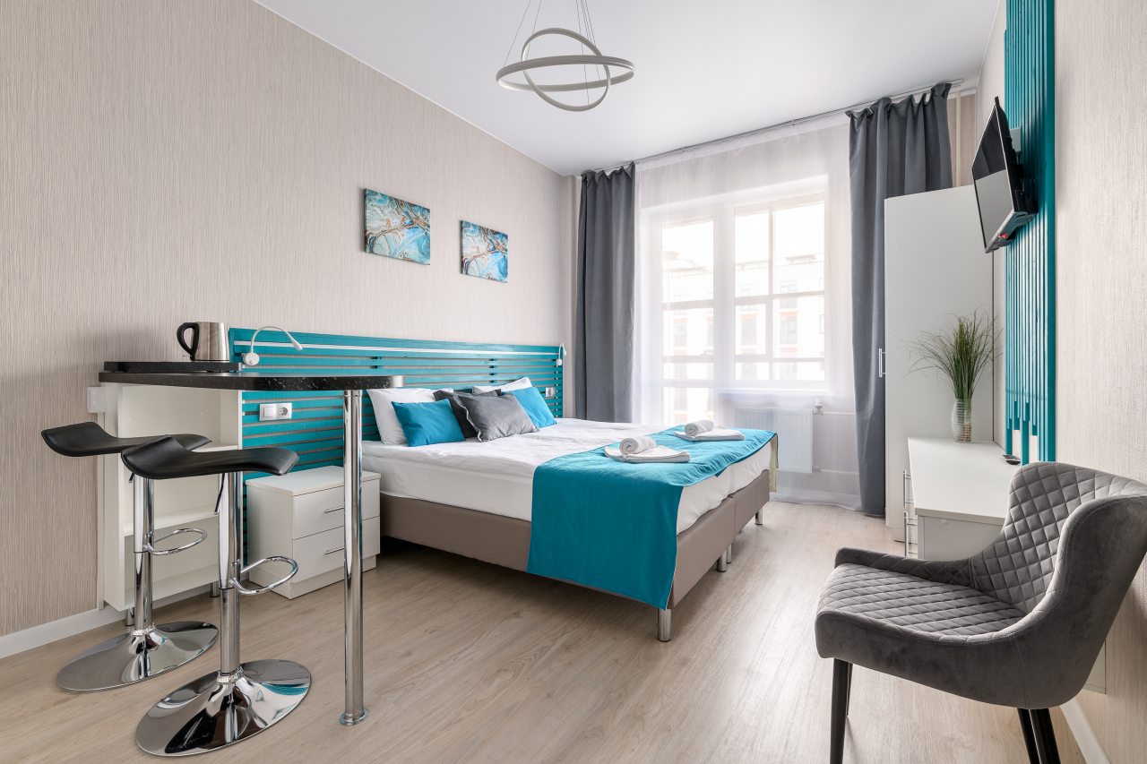 Двуспальная кровать