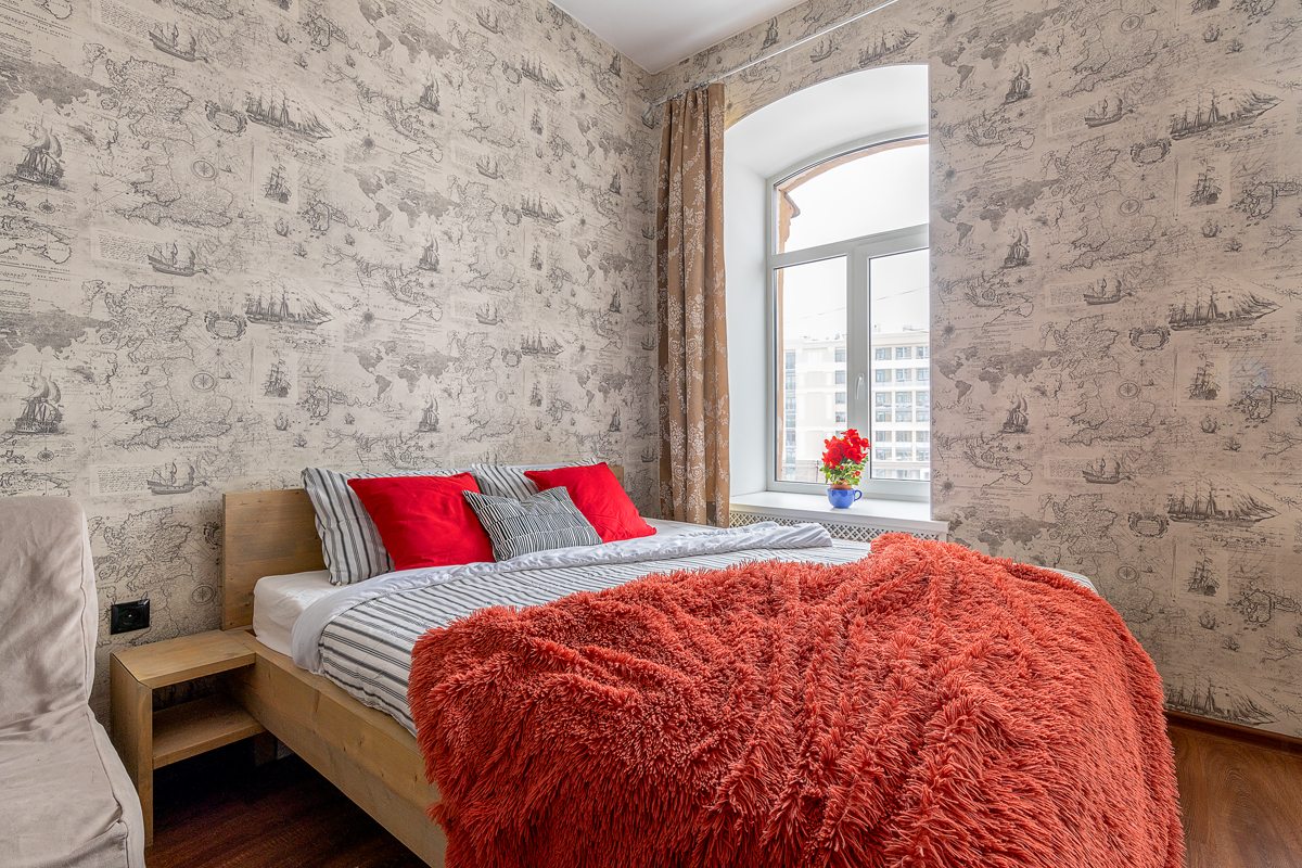 Двуспальная кровать